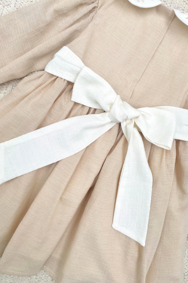 Vestido clasico manga larga Beige