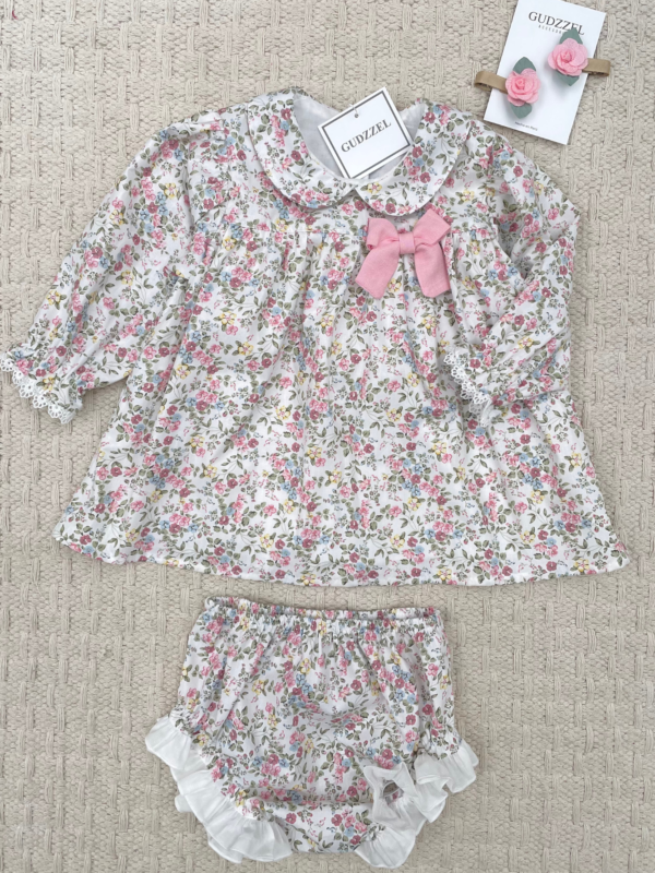 set flowers & lace