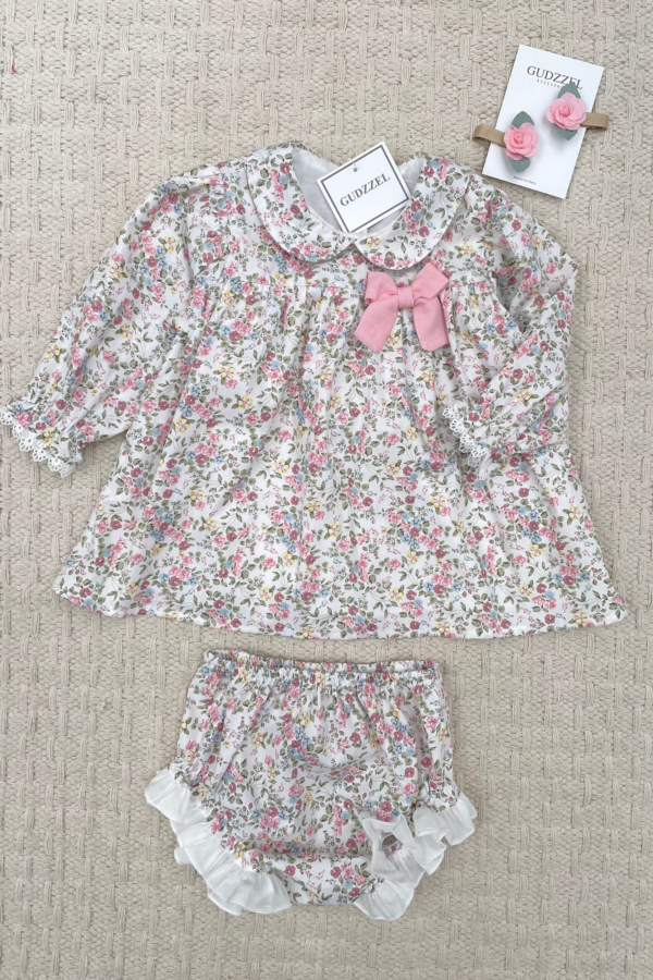 set flowers & lace